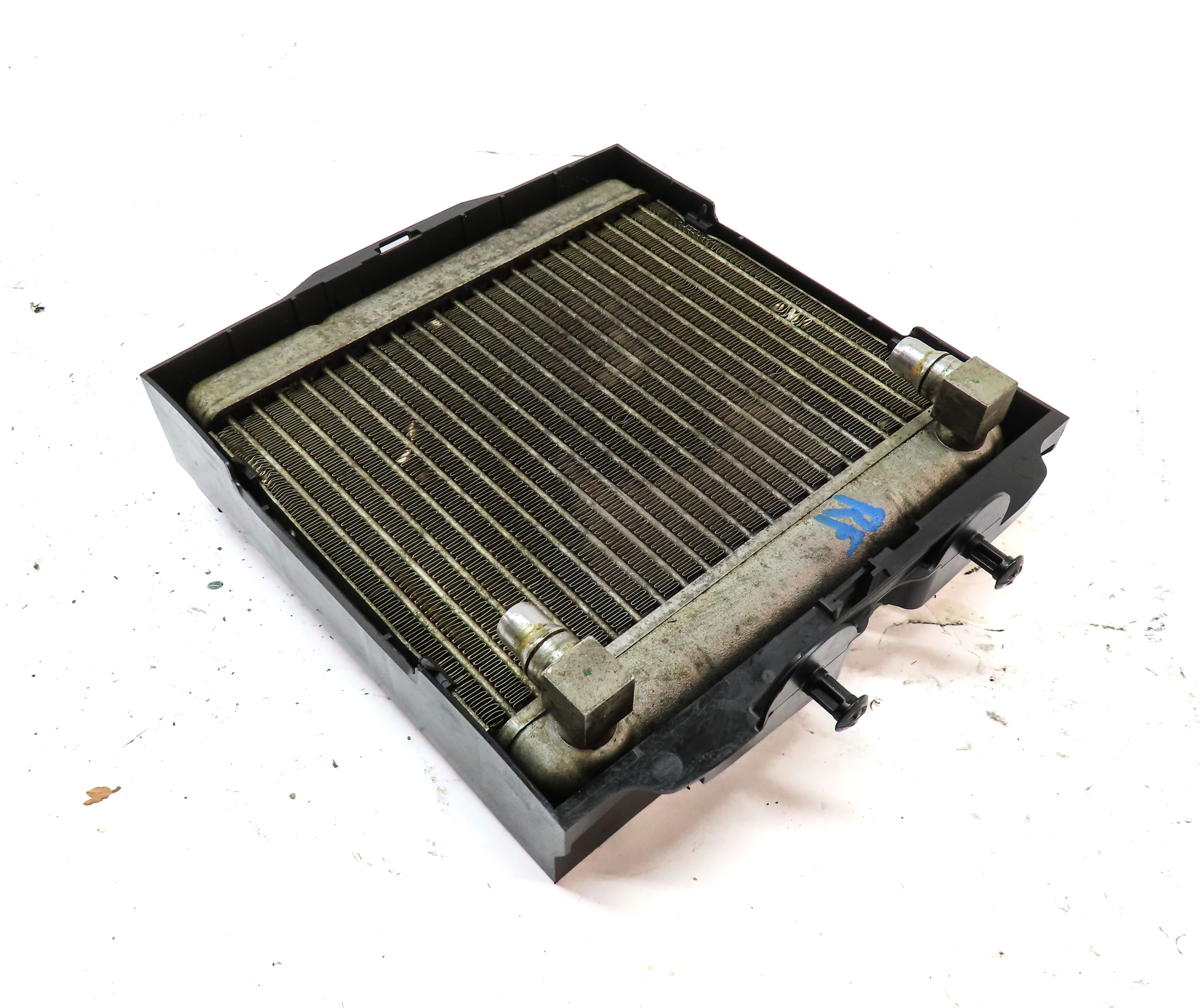 10-19 BMW 535i 550i 640i 740i 750i 760i (F01 F07 F10) ENGINE OIL COOLER RADIATOR — exact item pictured